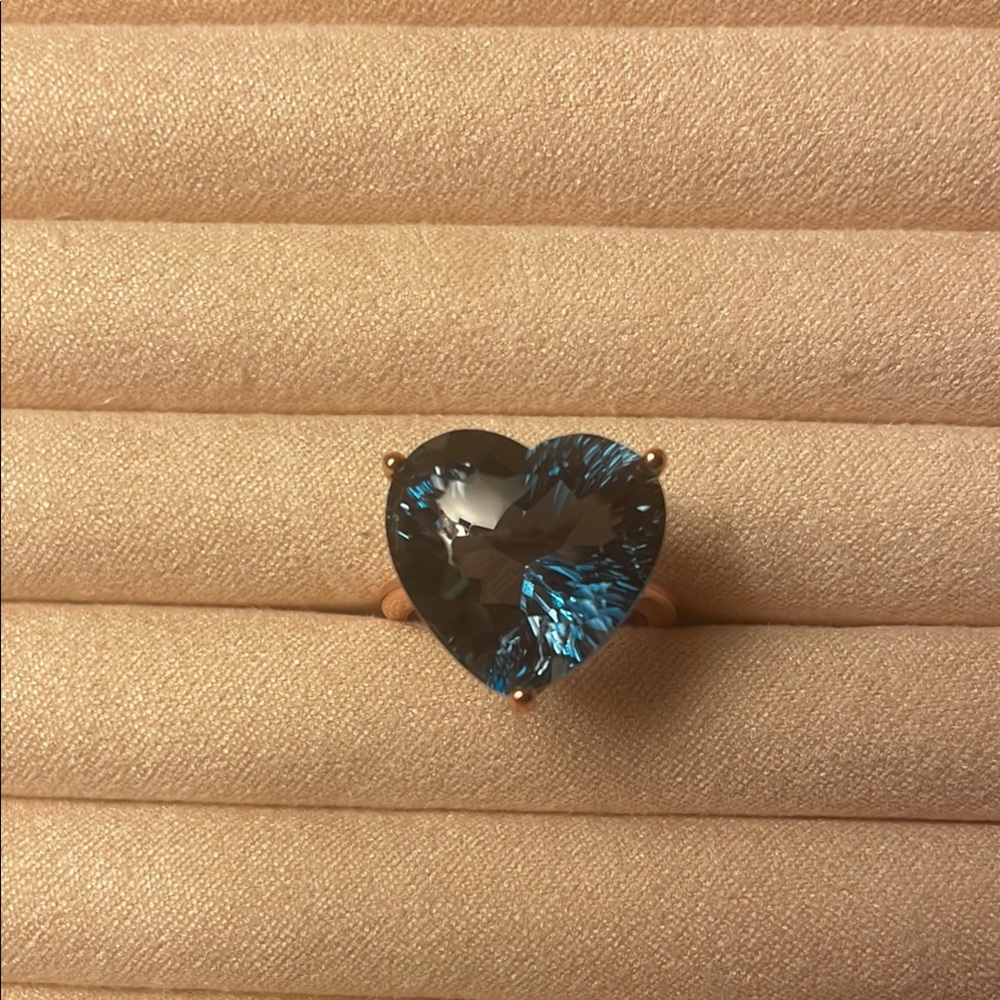 Stunning Heart-Shaped Silver Blue Ring - Picture 4 of 6